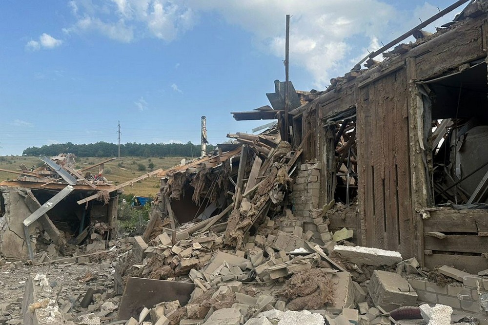 Ще фото наслідків обстрілів на Донеччині від поліції