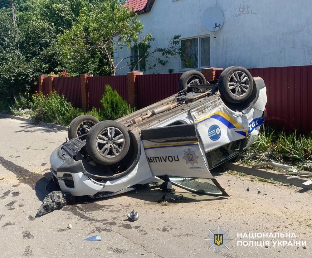 Патрульне авто перекинулося на дах: подробиці ДТП з поліцією на Київщині