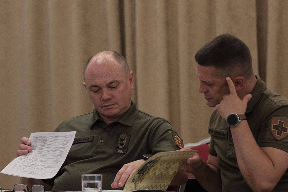 У ЗСУ бракує бойових медиків, є проблеми з евакуацію – Сирський зібрав нараду
