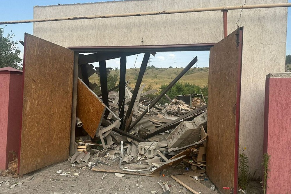 Ще фото наслідків обстрілів на Донеччині від поліції