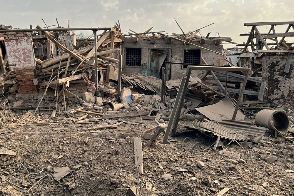 Ще фото наслідків обстрілів на Донеччині від поліції