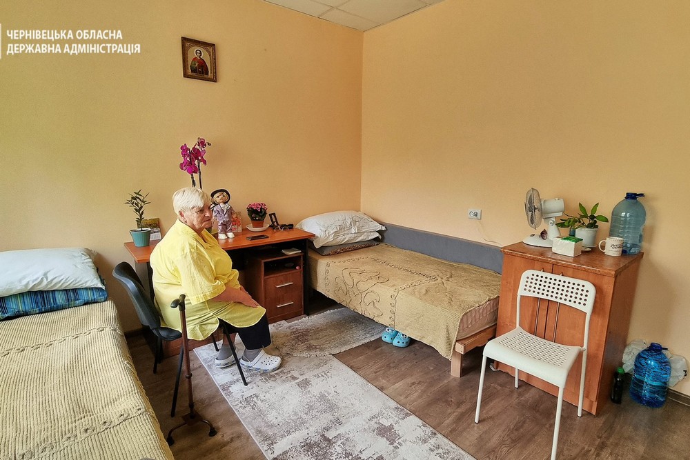 Допомога людям з інвалідністю, пенсіонерам і ВПО у Чернівцях: відкрито новий центр з прихистком