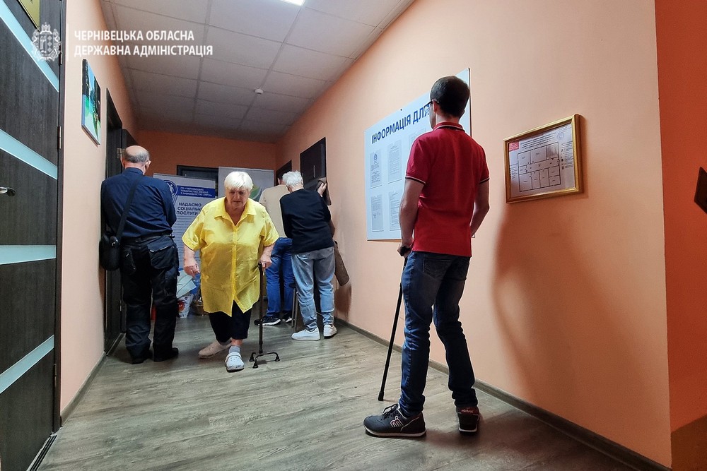 Допомога людям з інвалідністю, пенсіонерам і ВПО у Чернівцях: відкрито новий центр з прихистком