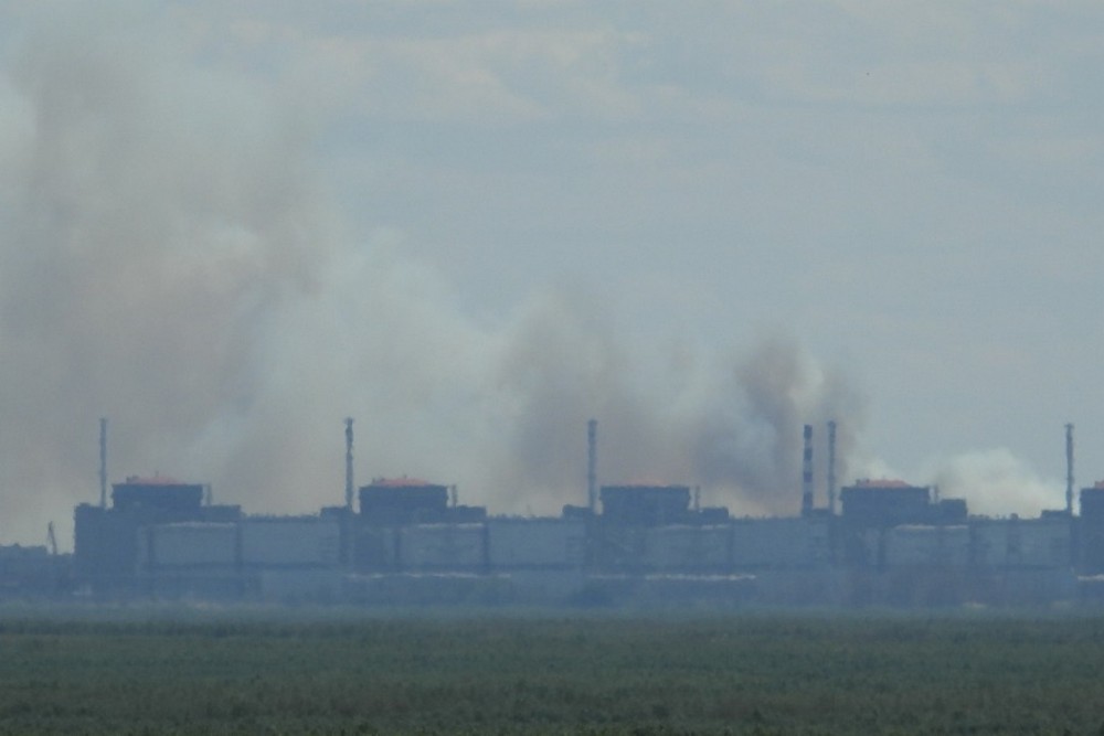 Задимлення біля ЗАЕС і знеструмлення ТОТ Запорізької області прокоментували в Міненерго
