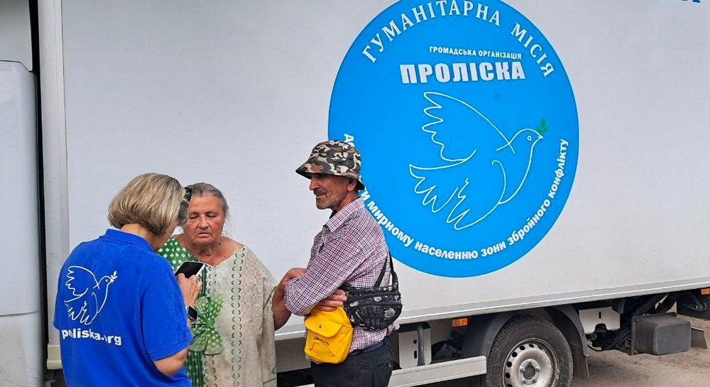«Раптом в мене заклало у вухах, перед очима дим та все чорне»: подружжя з Дніпропетровщини під обстрілами йшло 4 години, щоб евакуюватися з прифронтового села