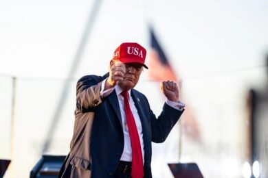 “Чому ви караєте Україну? Улюблена газета Трампа закликала його негайно відновити допомогу