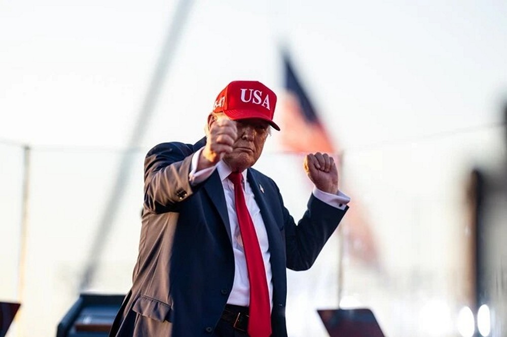 "Чому ви караєте Україну? Улюблена газета Трампа закликала його негайно відновити допомогу 1 "Чому ви караєте Україну? Улюблена газета Трампа закликала його негайно відновити допомогу
