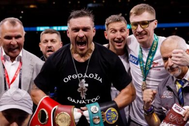Усик переміг Дюбуа і знову став абсолютним чемпіоном світу