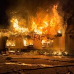 Усе у вогні і “мальчікі в трусіках” метушаться: окуповані Донецьк і Луганськ були під масованим ударом – що відомо (фото, відео)