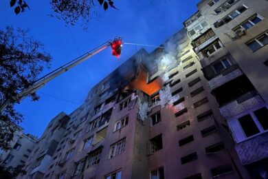 Нічна повітряна атака 3 липня: влучання у багатоповерхівку, серед постраждалих діти – все, що відомо (фото, відео)