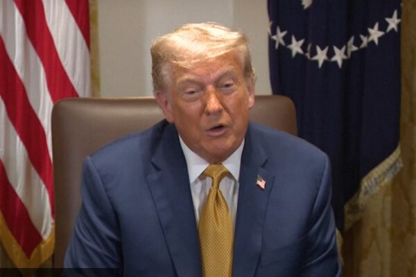 Незадоволений путіним і готує «невеликий сюрприз» для РФ – що сказав Трамп 8 липня у Білому домі