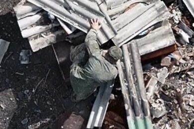 Де «народився», там і помер: український дрон знайшов окупанта на смітнику (відео)