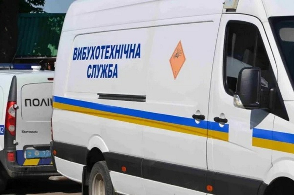 Вчитель інформатики "мінував" школи, аби перейти на дистанційне навчання у Чернівцях - як його покарали