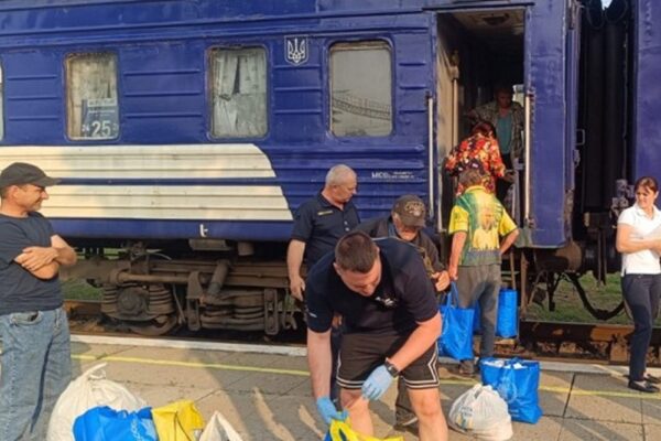 Примусово вивезуть родини з дітьми ще з 4 населених пунктів – триває евакуація на Донеччині