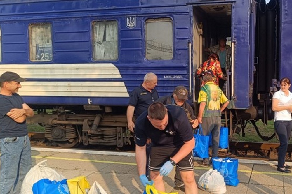 Примусово вивезуть родини з дітьми ще з 4 населених пунктів – триває евакуація на Донеччині