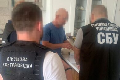 Вкрав 90 млн гривень на закупівлі зброї для фронту – СБУ викрила експосадовця Міноборони