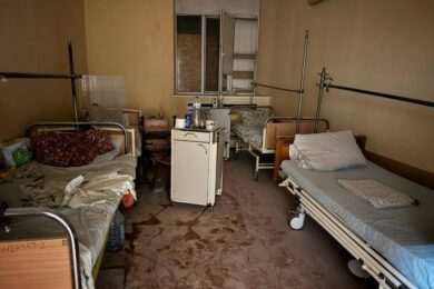 Окупанти вдарили по лікарні у