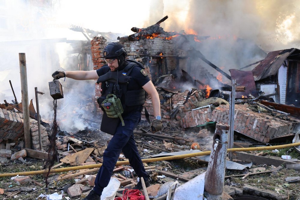 Удар по ТЦК в Полтаві 3 липня: є загиблі і поранені – інформація від командування і все, що відомо (відео)