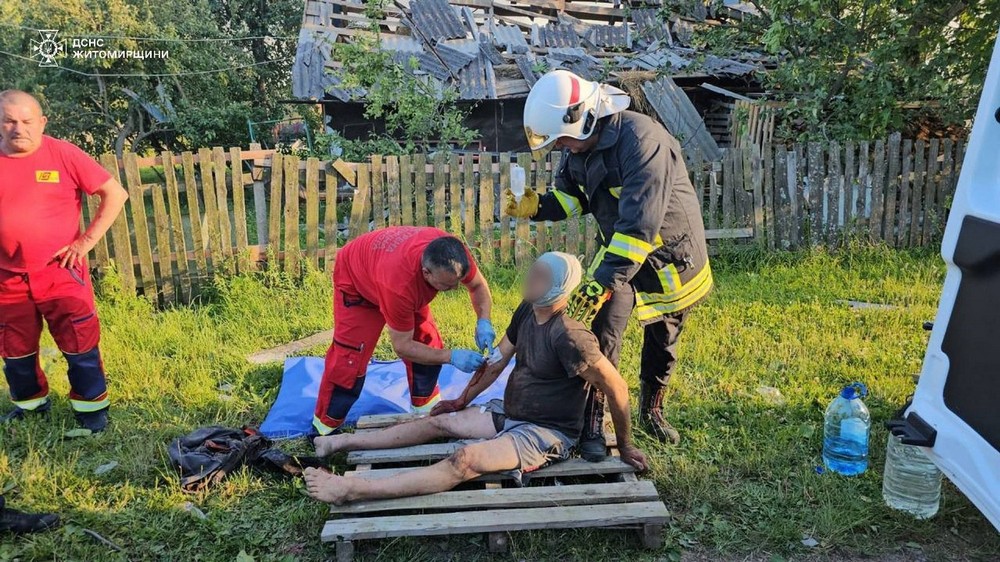 Фото наслідків вибухів під Житомиром 