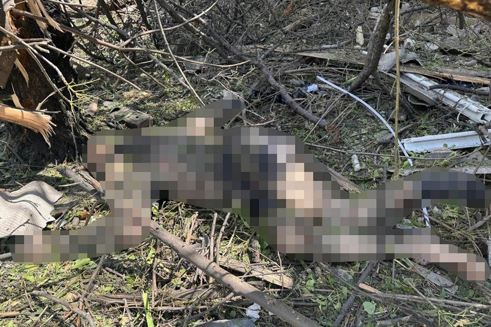 Четверо загиблих, 3 поранених, пошкоджено лінію електропередач, будинки – окупанти вдарили по Донеччині