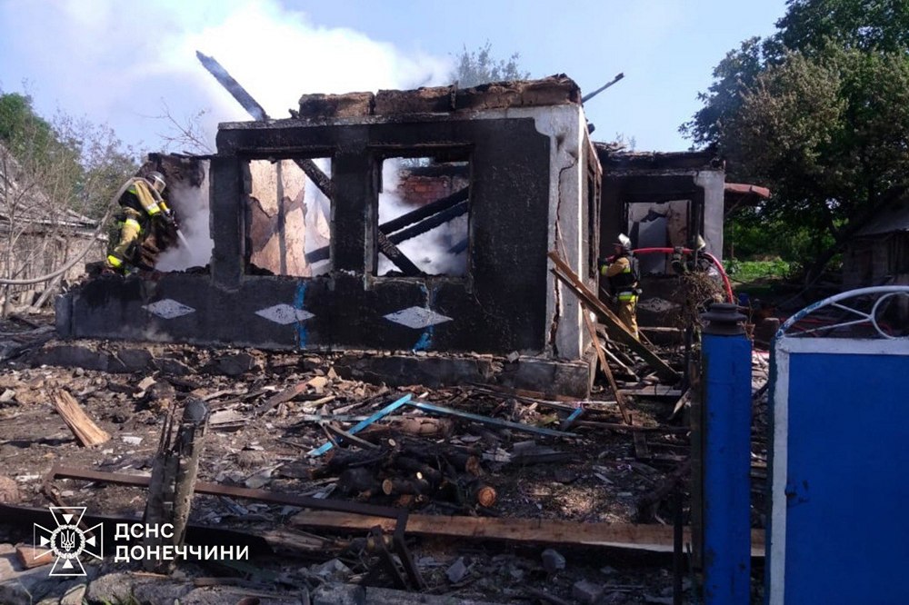 Є постраждалі, виникло багато пожеж – рятувальники на Донеччині працювали в умовах загрози повторних обстрілів 