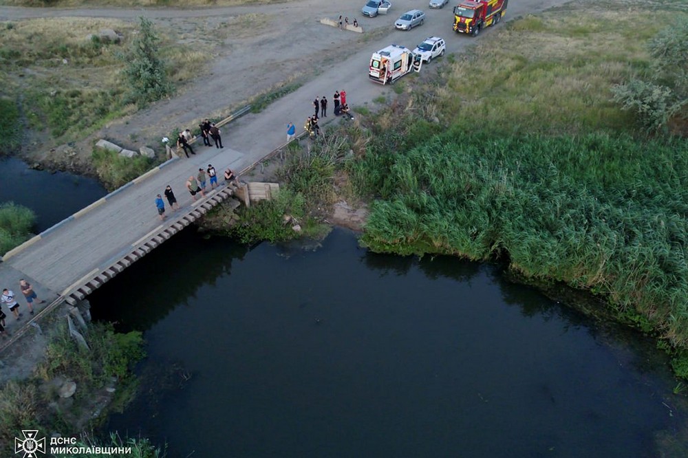 Намагалися врятувати, але не знайшли у воді: 11-річна дівчинка потонула на Миколаївщині 1 Намагалися врятувати, але не знайшли у воді: 11-річна дівчинка потонула на Миколаївщині