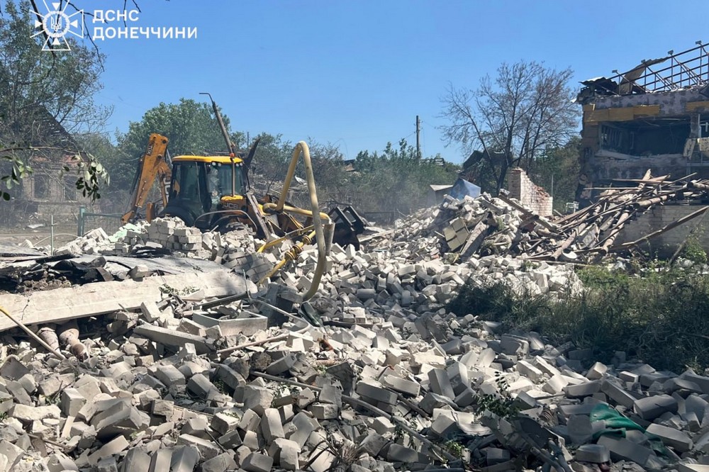 Ворог вбив 9 людей і 10 поранив на Донеччині за добу – люди горіли живцем і помирали під завалами (фото)