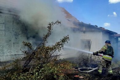На Дніпропетровщині сьогодні ворог вбив 67-річного чоловіка і поранив 22-річну дівчину (фото)