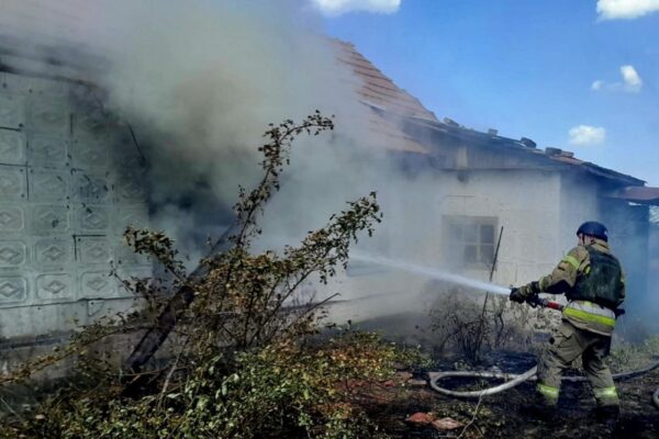 На Дніпропетровщині сьогодні ворог вбив 67-річного чоловіка і поранив 22-річну дівчину (фото)