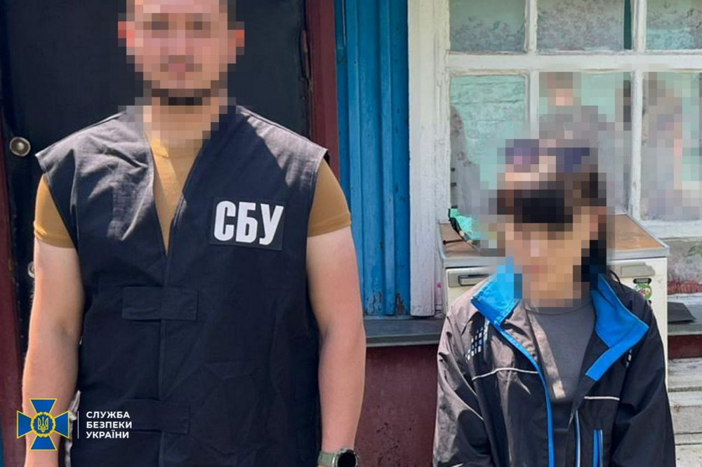 Планували підривати суддів і волонтерів у Дніпрі та Полтаві за допомогою скутерів: затримано двох агенток РФ