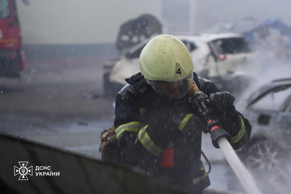 Десятки постраждалих: ворог скинув дві бомби на центр Харкова (фото, відео)