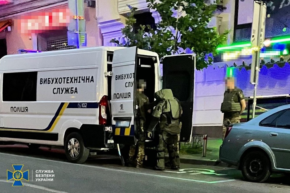 Вчора ввечері мав відбутися теракт у центрі Києва: затримано жінку з вибухівкою у кафе 1 Вчора ввечері мав відбутися теракт у центрі Києва: затримано жінку з вибухівкою у кафе