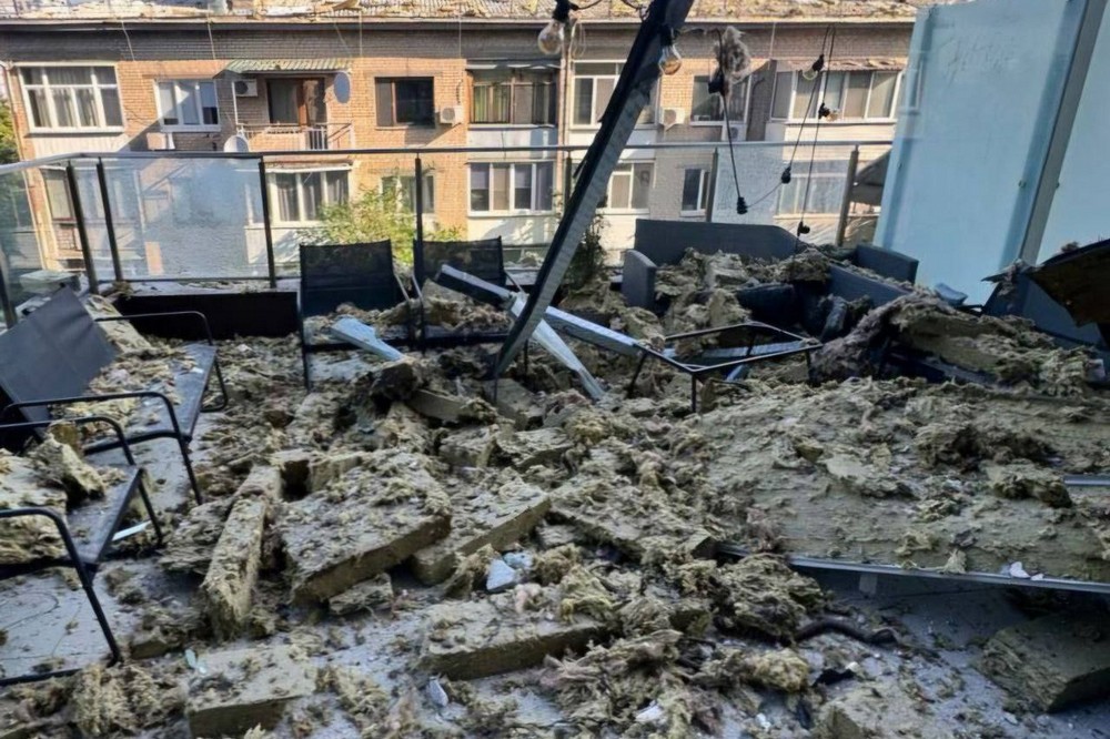 У Дніпрі після нічної атаки забруднене повітря: мешканців просять обмежити перебування на вулиці 1 У Дніпрі після нічної атаки забруднене повітря: мешканців просять обмежити перебування на вулиці