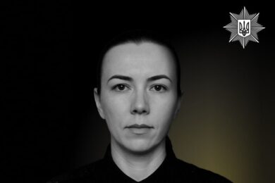 До останньої хвилини рідні сподівались на диво… Внаслідок атаки РФ по Києву загинула патрульна поліцейська Лілія Степанчук