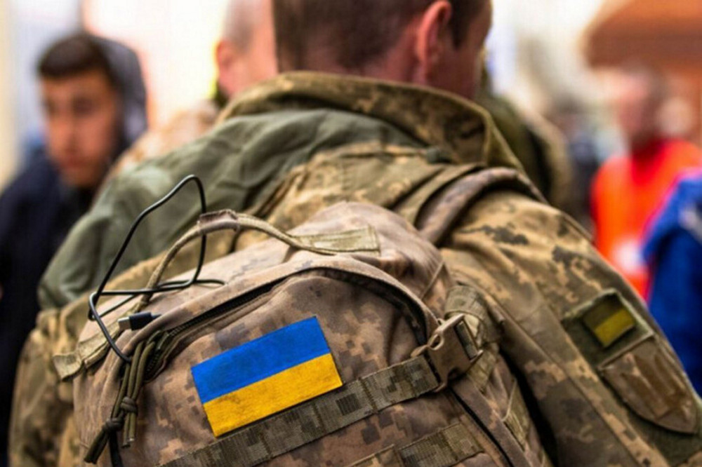 Можуть дозволити виїзд за кордон чоловіків 18-24 років – у ВР обговорюють ініціативу
