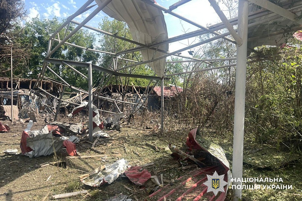 Двоє вбитих, 7 поранених, пошкоджено медустанови, заклади освти - наслідки обстрілів Донеччини 