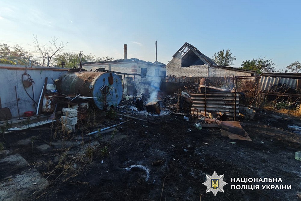 Є загиблі і поранені, пошкоджено газопровід, будівлю районної ради – наслідки обстрілів Херсонщини