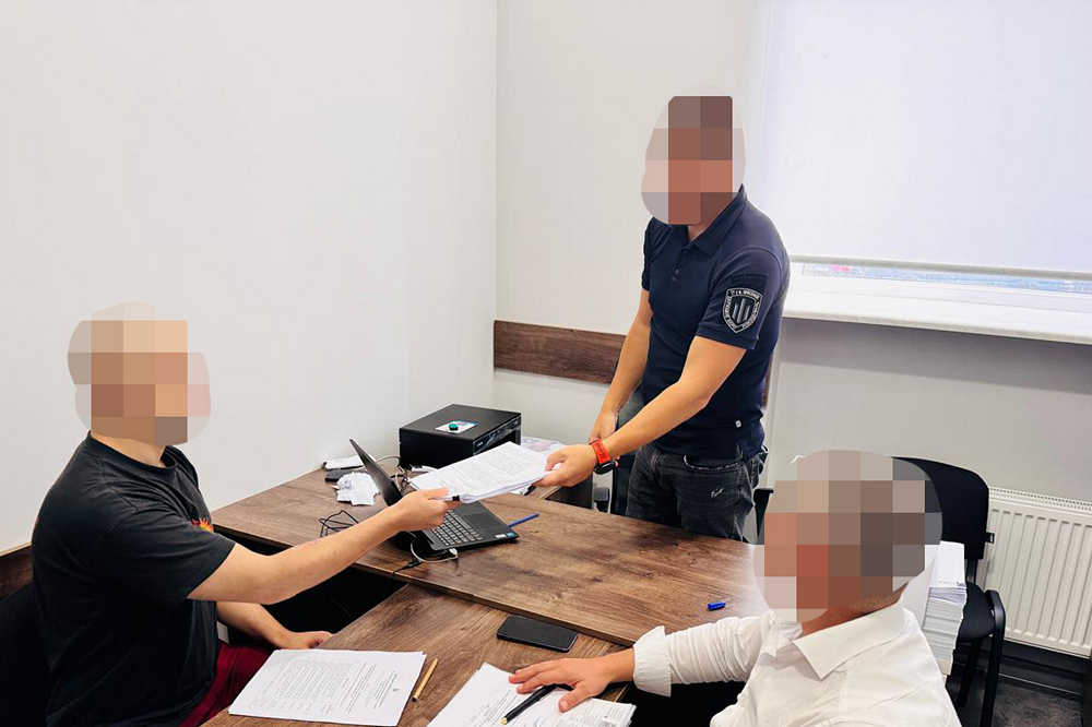 Життя побратимів оцінював у 3000 грн: військовослужбовець наводив ракети ворога на полігони з бійцями ЗСУ 1 Життя побратимів оцінював у 3000 грн: військовослужбовець наводив ракети ворога на полігони з бійцями ЗСУ