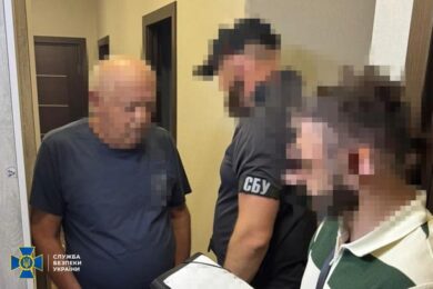 Має ймовірний бізнес у рф: затримано керівника детективів НАБУ Магамедрасулова (фото, відео)