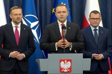 Президент Навроцький наклав вето на закон про соціальну допомогу українцям у Польщі