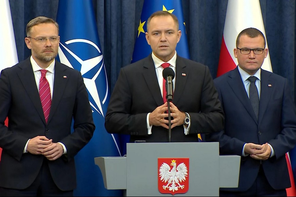 Президент Навроцький наклав вето на закон про соціальну допомогу українцям у Польщі