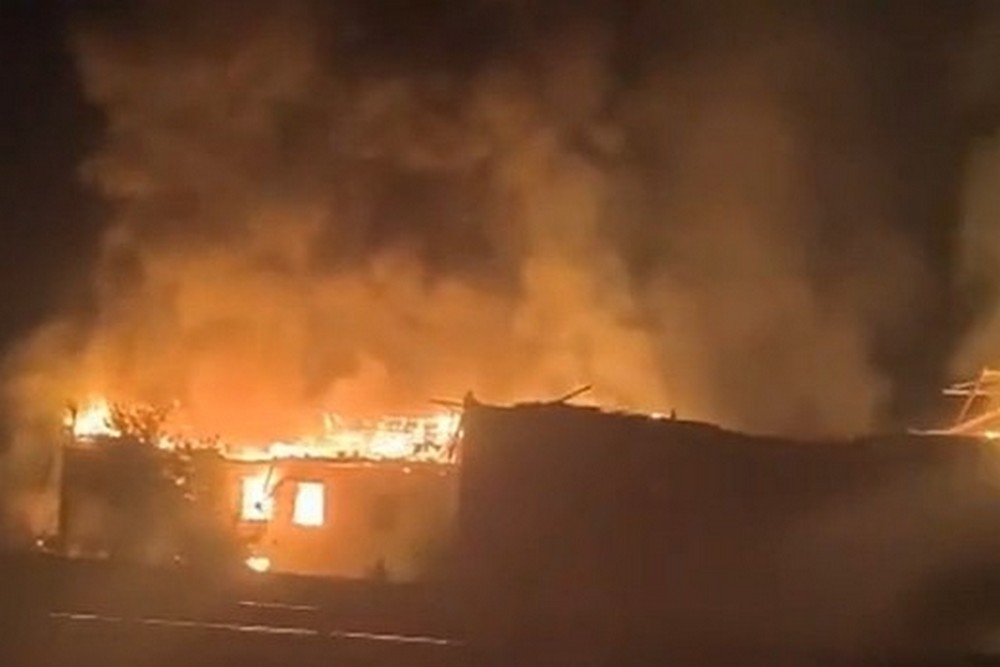 На Росії сьогодні атаковано залізницю, військову частину і НПЗ: Генштаб підтвердив ураження важливих цілей (відео) 1 На Росії сьогодні атаковано залізницю, військову частину і НПЗ: Генштаб підтвердив ураження важливих цілей (відео)