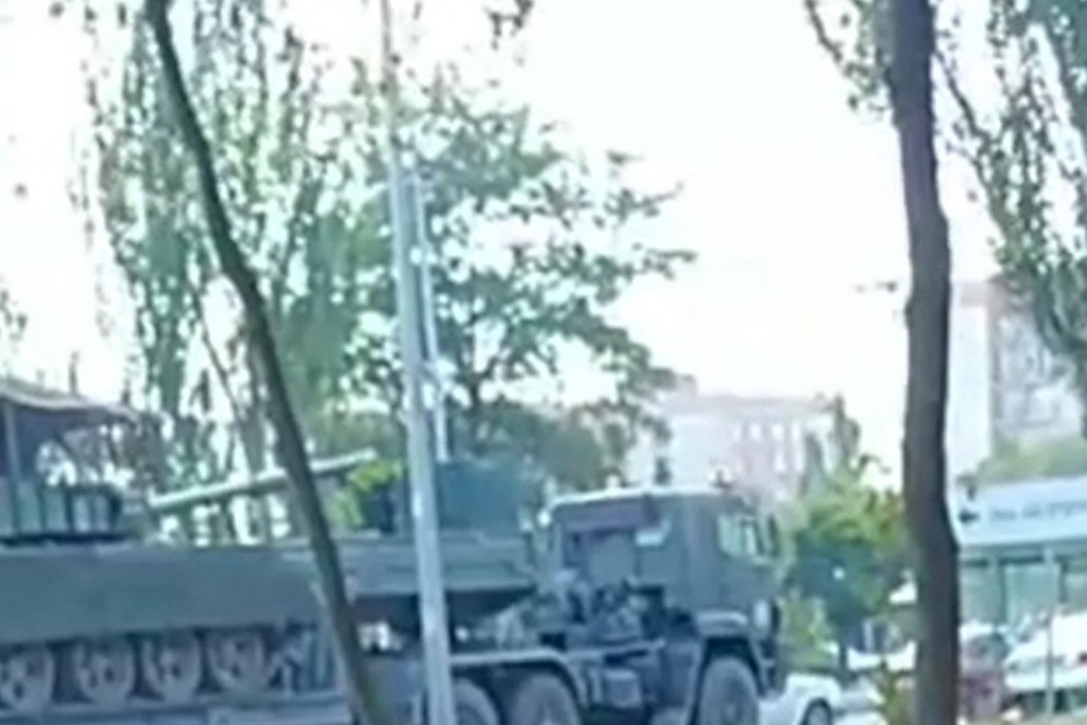 РФ почала масовано перекидати військову техніку і живу силу на два напрямки (фото, відео) 1 РФ почала масовано перекидати військову техніку і живу силу на два напрямки (фото, відео)