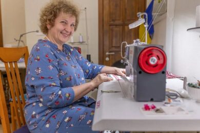 Грошова допомога для ВПО і місцевих мешканців у чотирьох областях: як отримати 2600 доларів