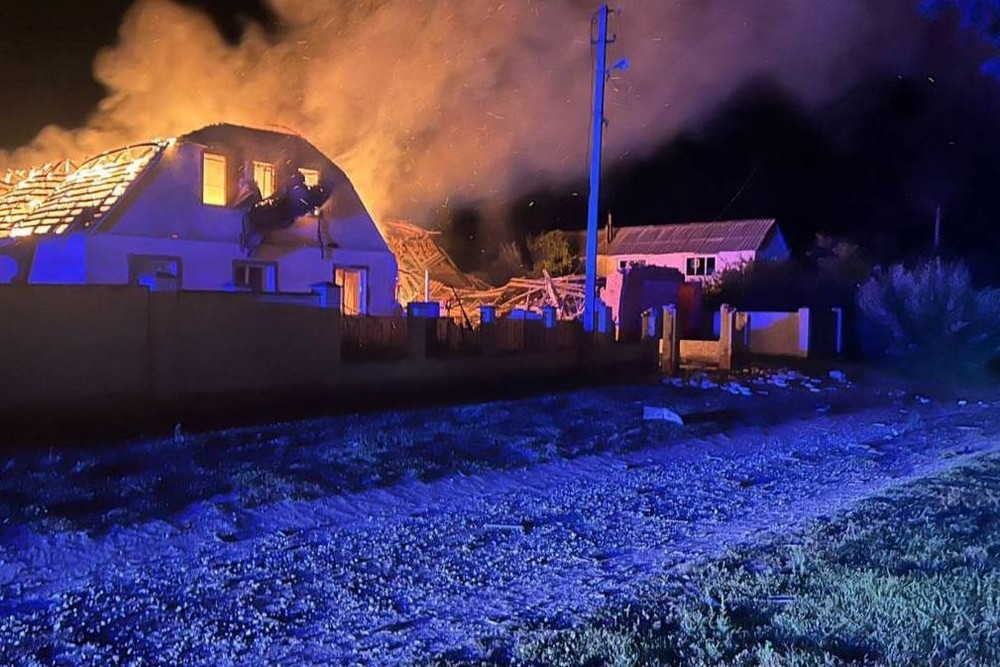 Нічна повітряна атака 26 серпня: є постраждалі, спалахнули пожежі – все, що відомо (фото) 1 Нічна повітряна атака 26 серпня: є постраждалі, спалахнули пожежі – все, що відомо (фото)