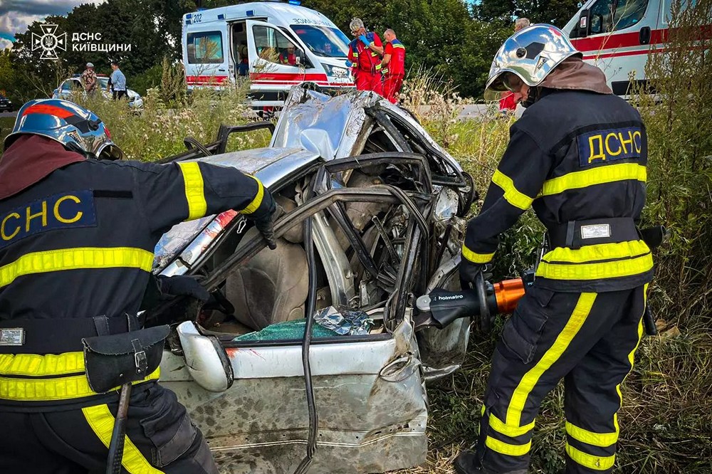 Загинули троє, серед них дитина - трагічна ДТП на Київщині