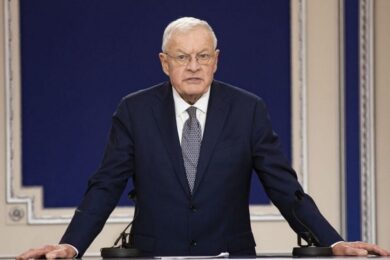 Келлог знову їде до України на тлі “дедлайна” Трампа для Путіна – що відомо