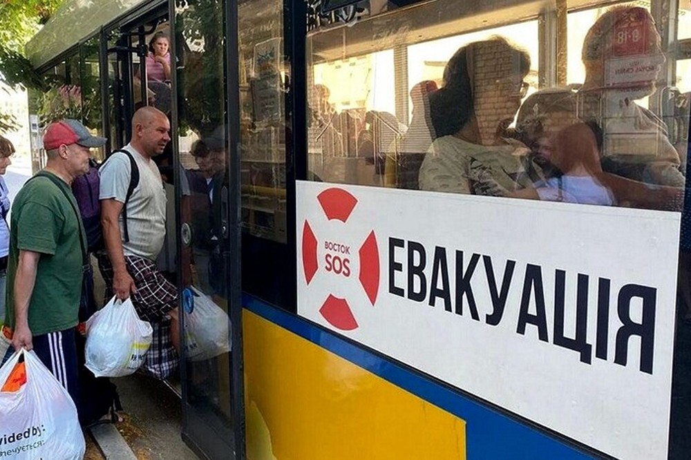Евакуації з двох областей потребують понад 200 тисяч людей 1 Понад 200 тисяч людей потребують евакуації з двох областей України