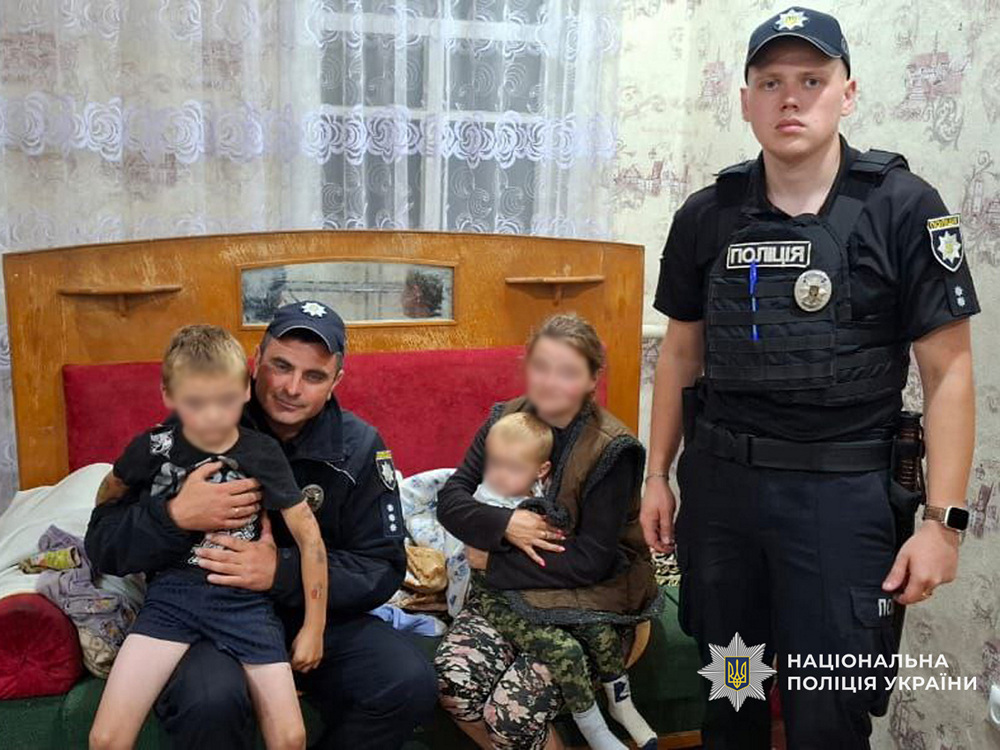 Пошуки тривали всю ніч - 2-річного та 7-річного хлопчиків, які заблукали у кукурудзяному полі на Чернігівщині, знайшли живими