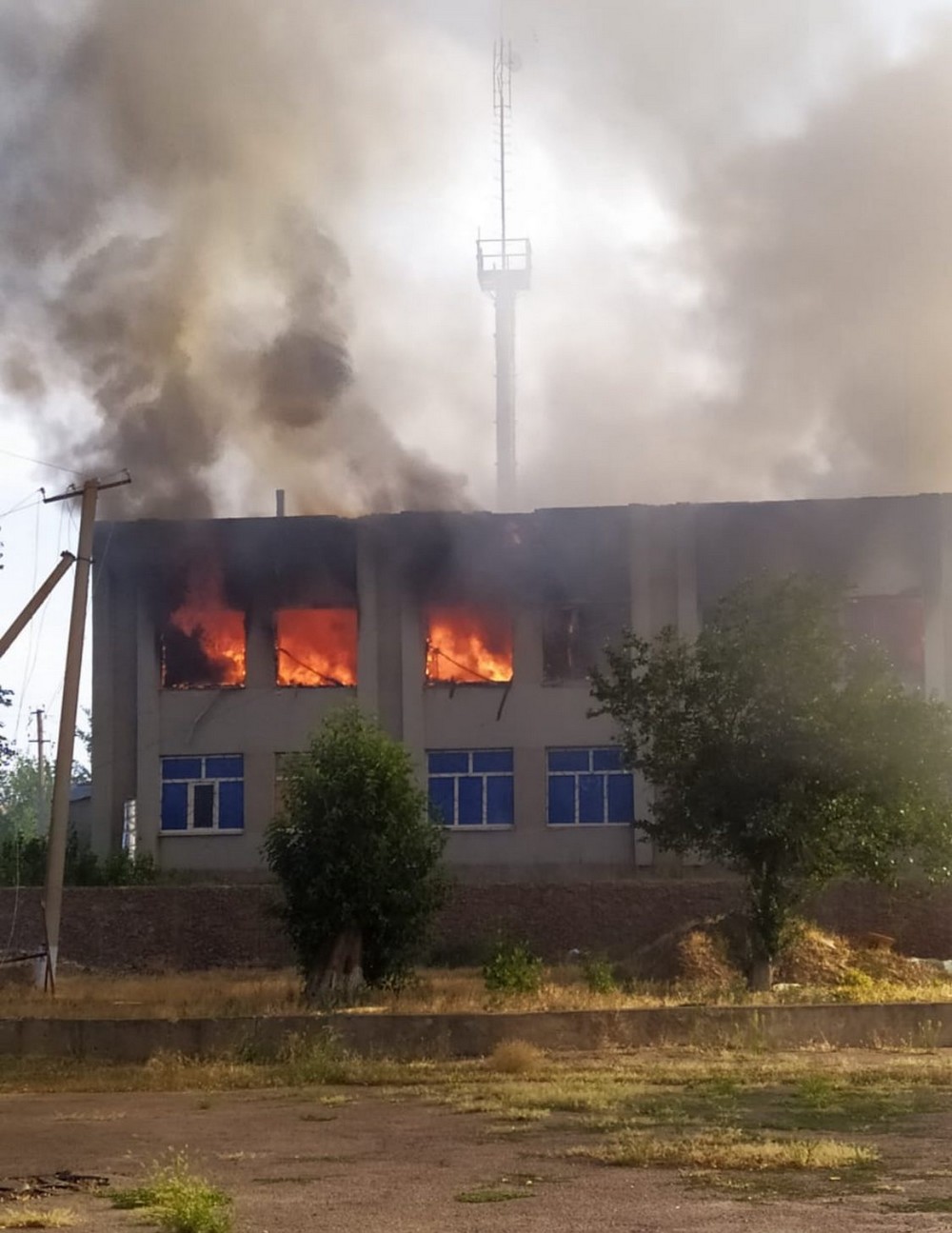 Варвари, які знищують все! У Дудчанах на Херсонщині згорів останній осередок цивілізації (фото)